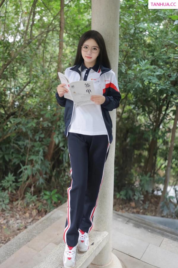   [XiuRen]高清写真图 2024.04.02 No.8335 小薯条nienie 美臀性感第68张图片